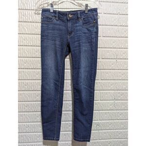 White House Black Market Women's Blue Medium-Wash Slim Leg Denim Jeans Size 0P